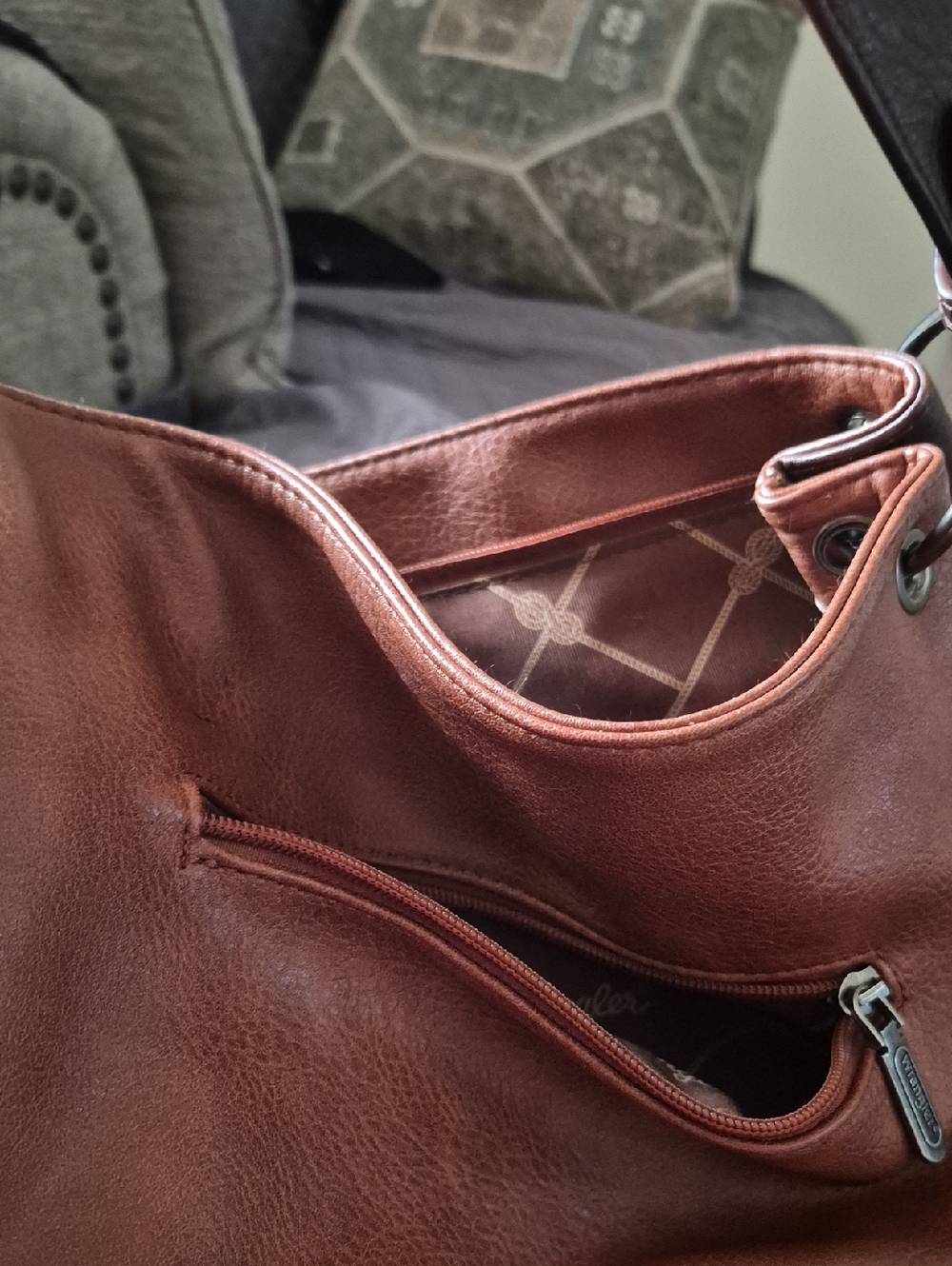 Wrangler Brown Leather Shoulder Bag with Zip Pocket
